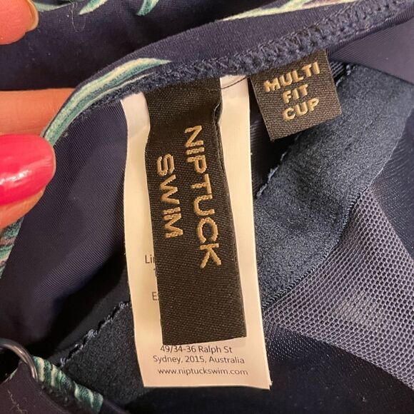 Nip Tuck Women One Piece Swim suit Size 8 NWOT - Picture 4 of 5